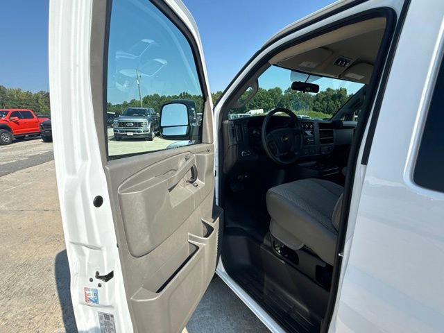 Used 2025 Chevrolet Express 3500 LS RWD image 19