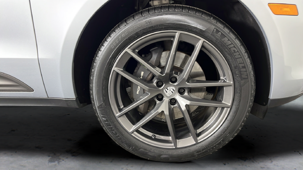 Used 2023 Porsche Macan Turbo AWD/4WD image 49
