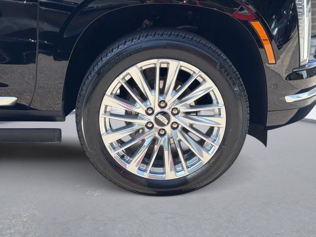 Certified 2026 Cadillac Escalade ESV Luxury RWD image 36