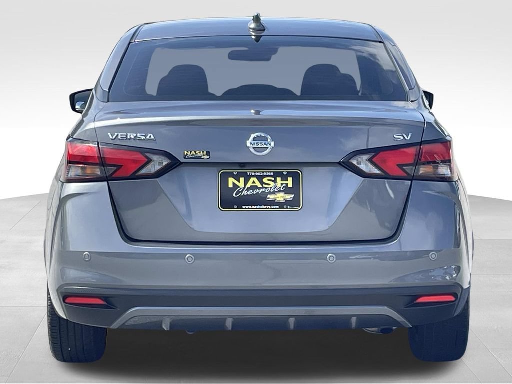 Used 2022 Nissan Versa SV FWD image 4