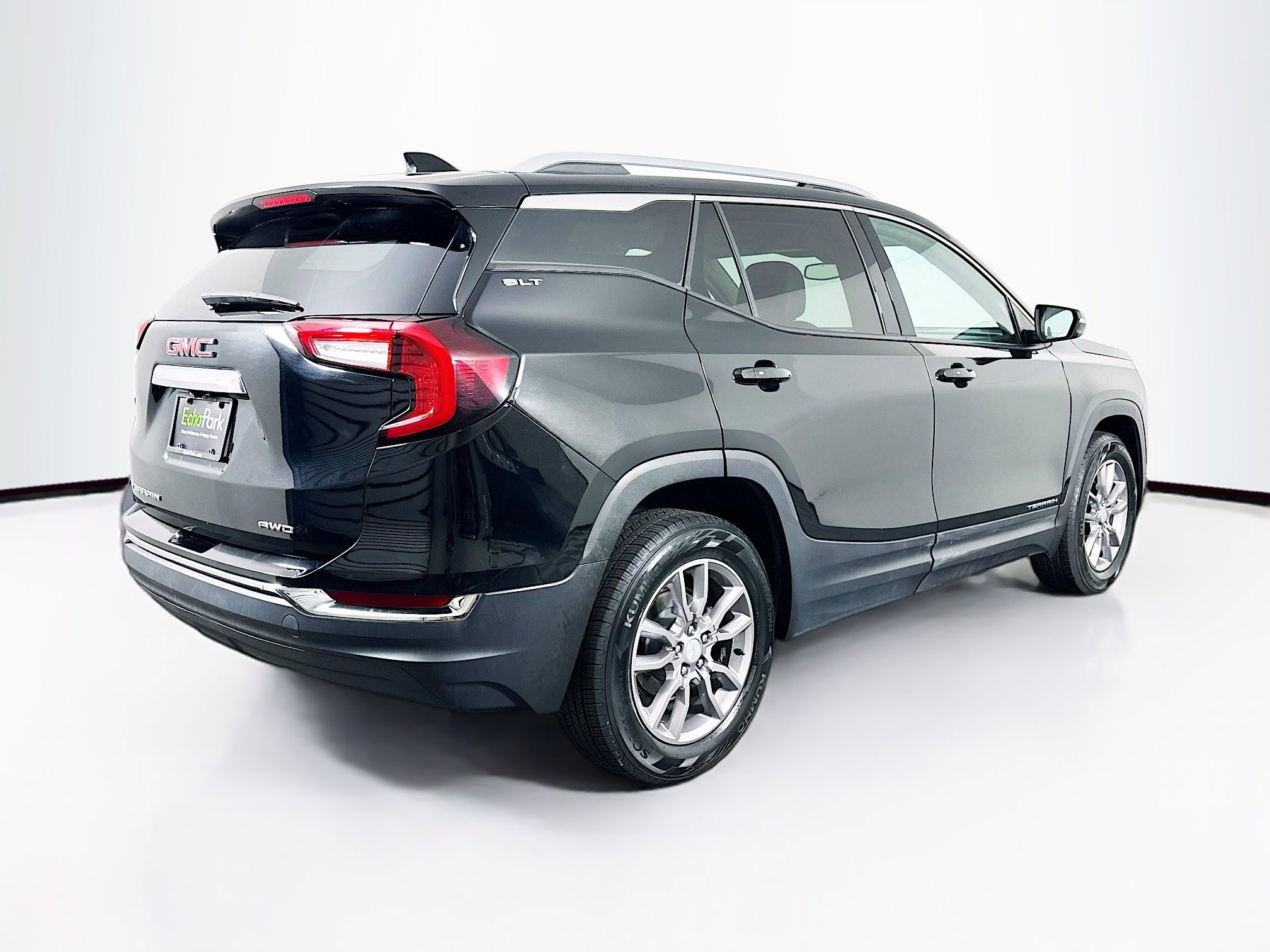 Used 2024 GMC Terrain SLT image 9