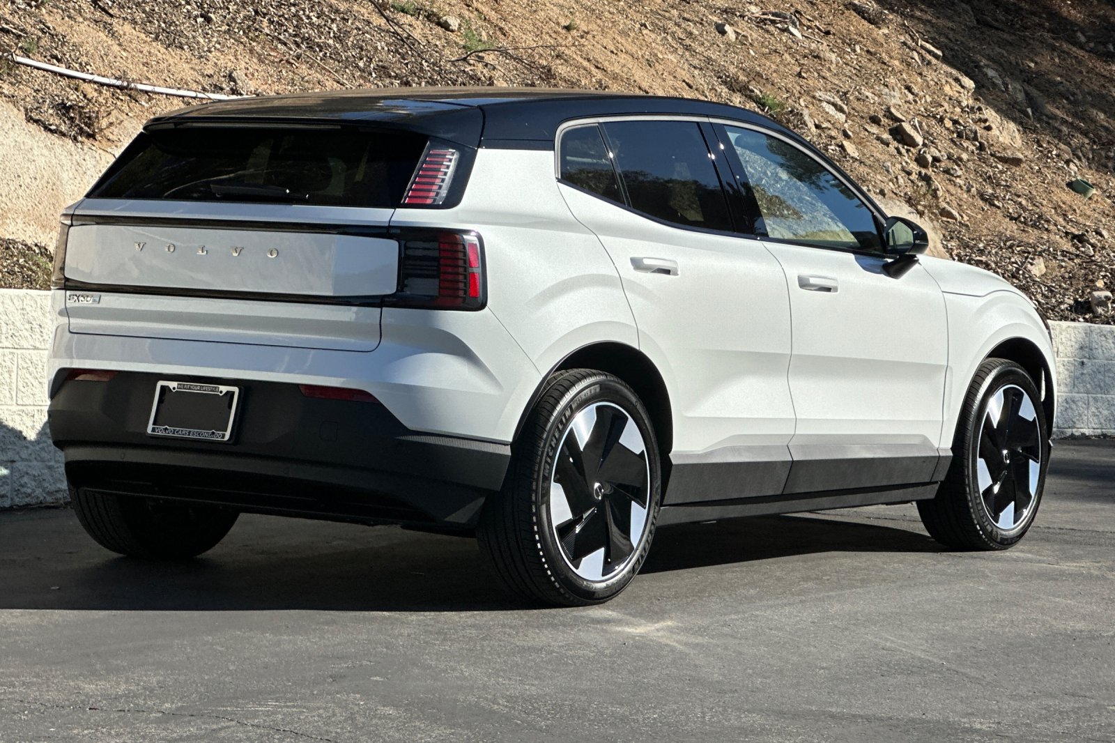 New 2026 Volvo EX30 Plus w/ Climate Package AWD/4WD image 4