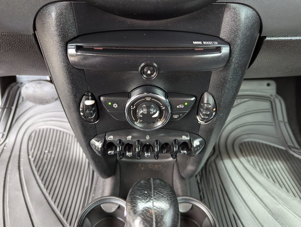 Used 2011 MINI Cooper Convertible FWD image 20