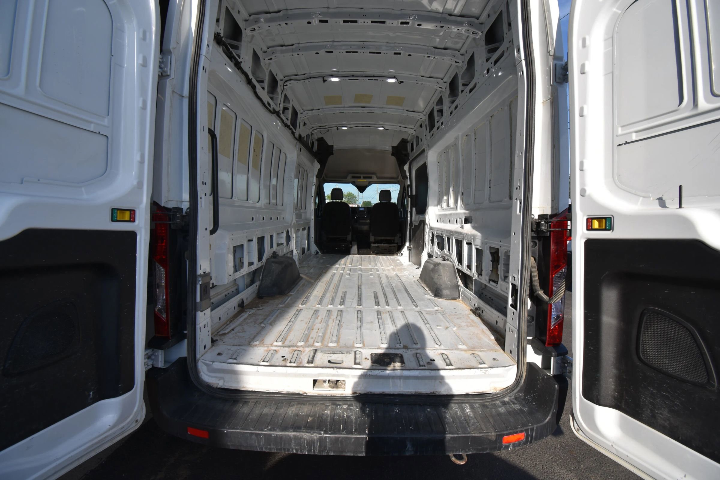 Used 2020 Ford Transit 250 148 High Roof Extended AWD image 22