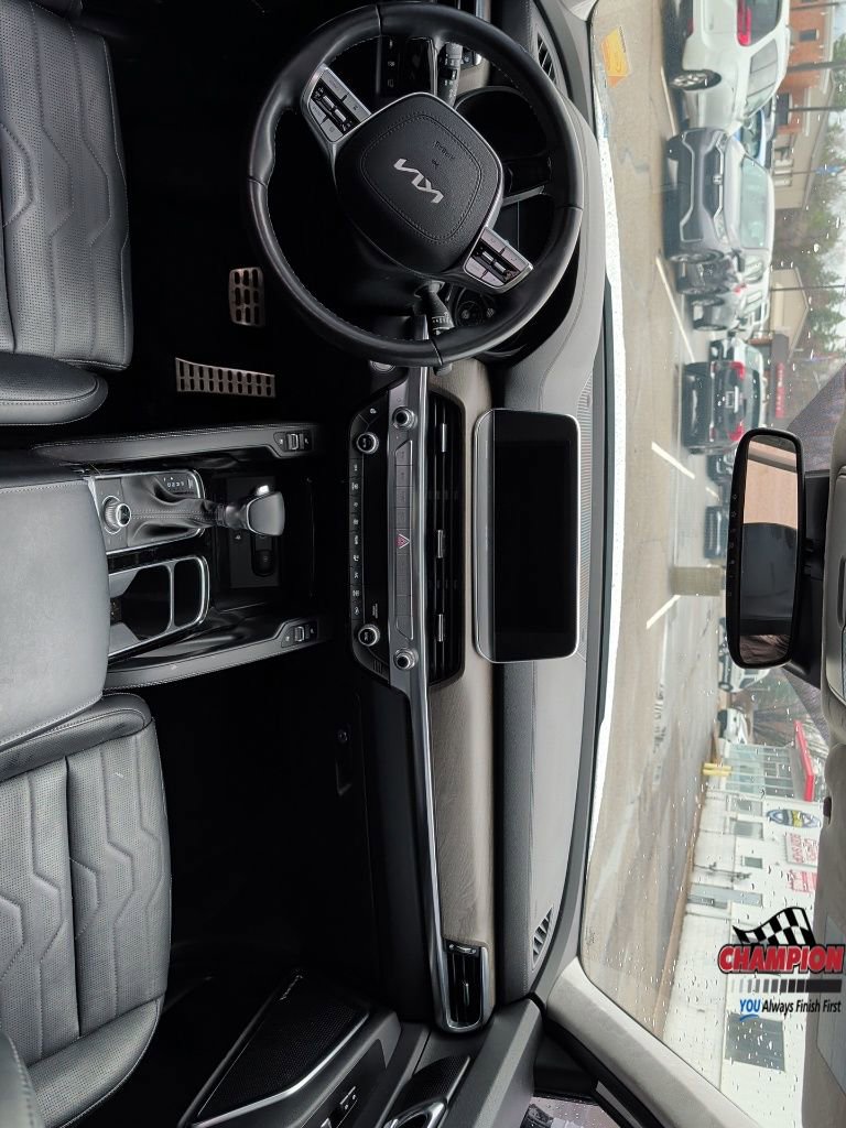 Used 2022 Kia Telluride SX w/ SX Prestige Package image 18