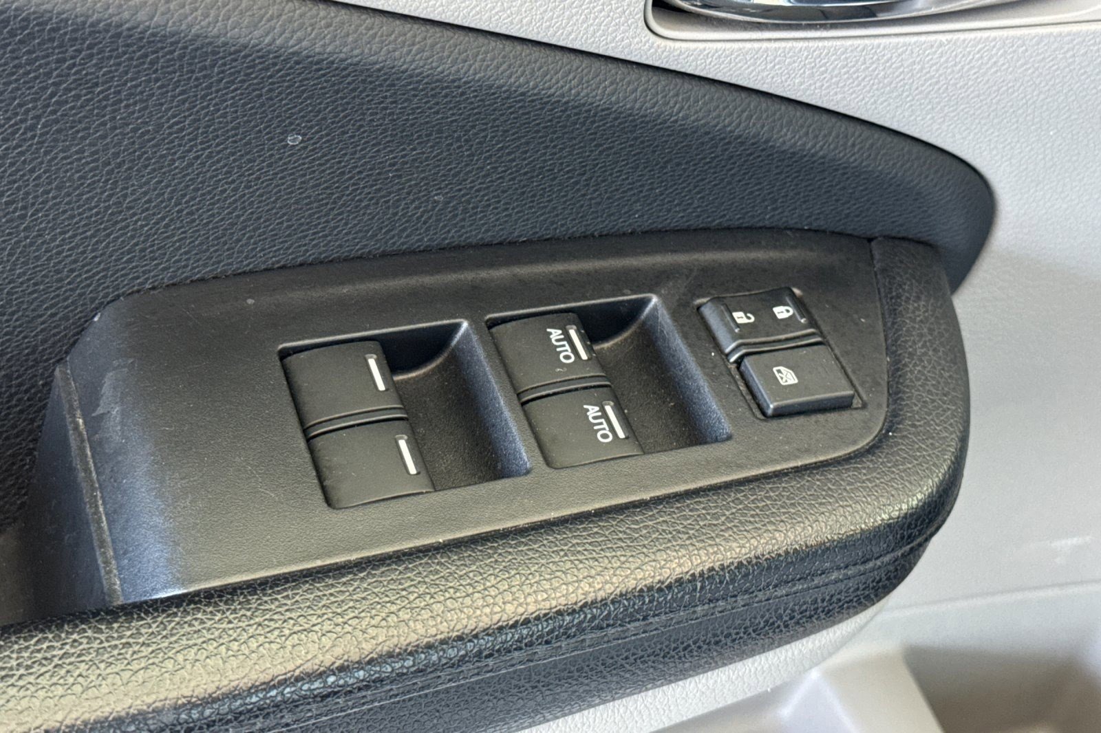 Used 2017 Honda Pilot EX-L image 13