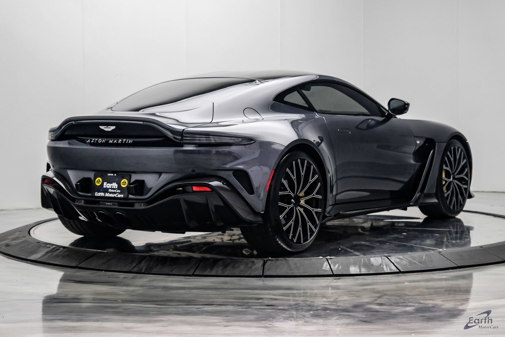 Used 2023 Aston Martin V12 Vantage RWD image 20