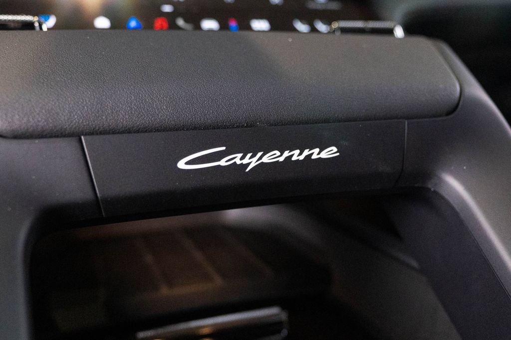 New 2026 Porsche Cayenne Electric AWD/4WD image 30