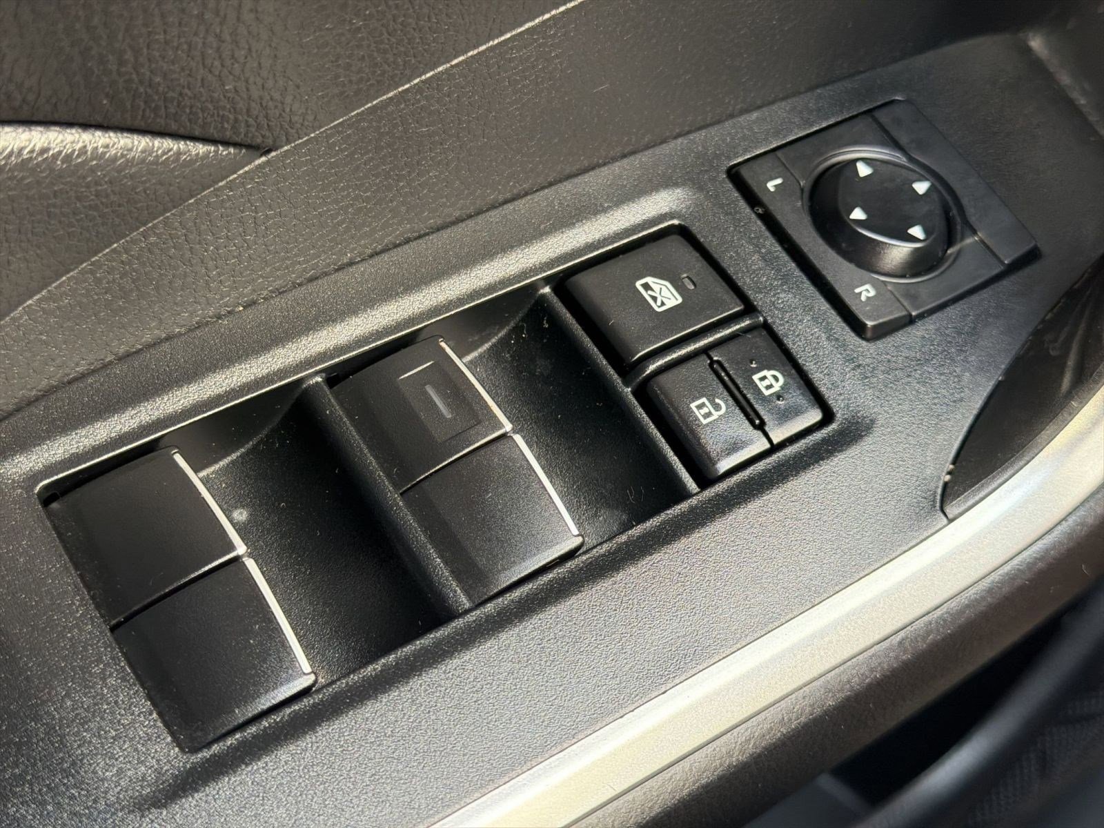 Used 2021 Toyota RAV4 XLE Premium image 26