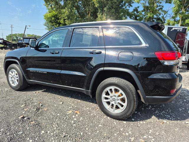 Used 2020 Jeep Grand Cherokee Laredo AWD/4WD image 3