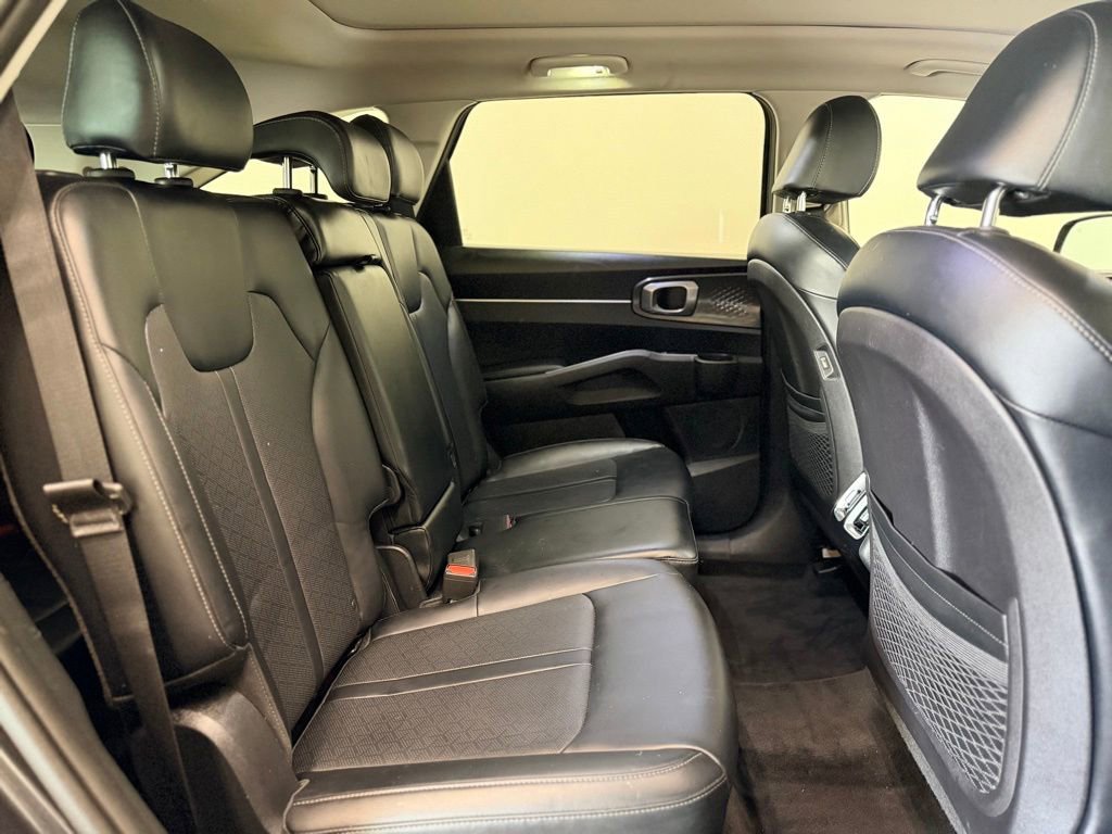 Used 2021 Kia Sorento S w/ Panoramic Sunroof Package AWD/4WD image 24