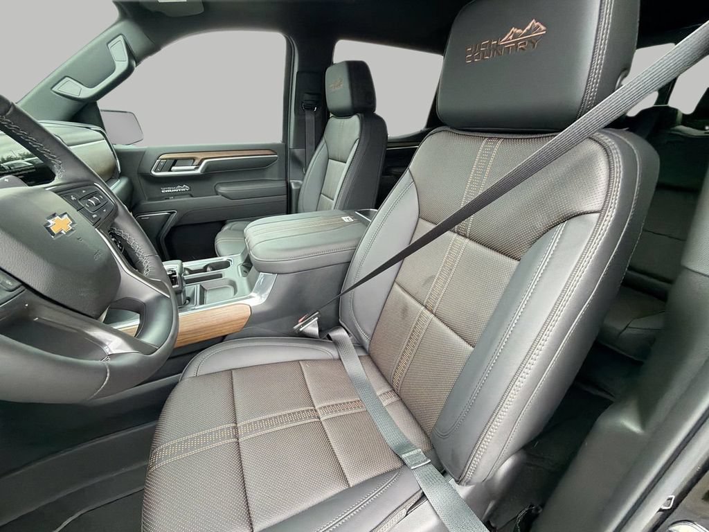 New 2026 Chevrolet Silverado 1500 High Country AWD/4WD image 17