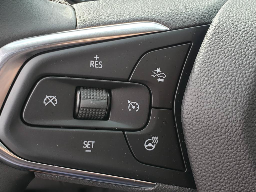New 2026 Chevrolet Trax LT w/ Sunroof Package FWD image 28