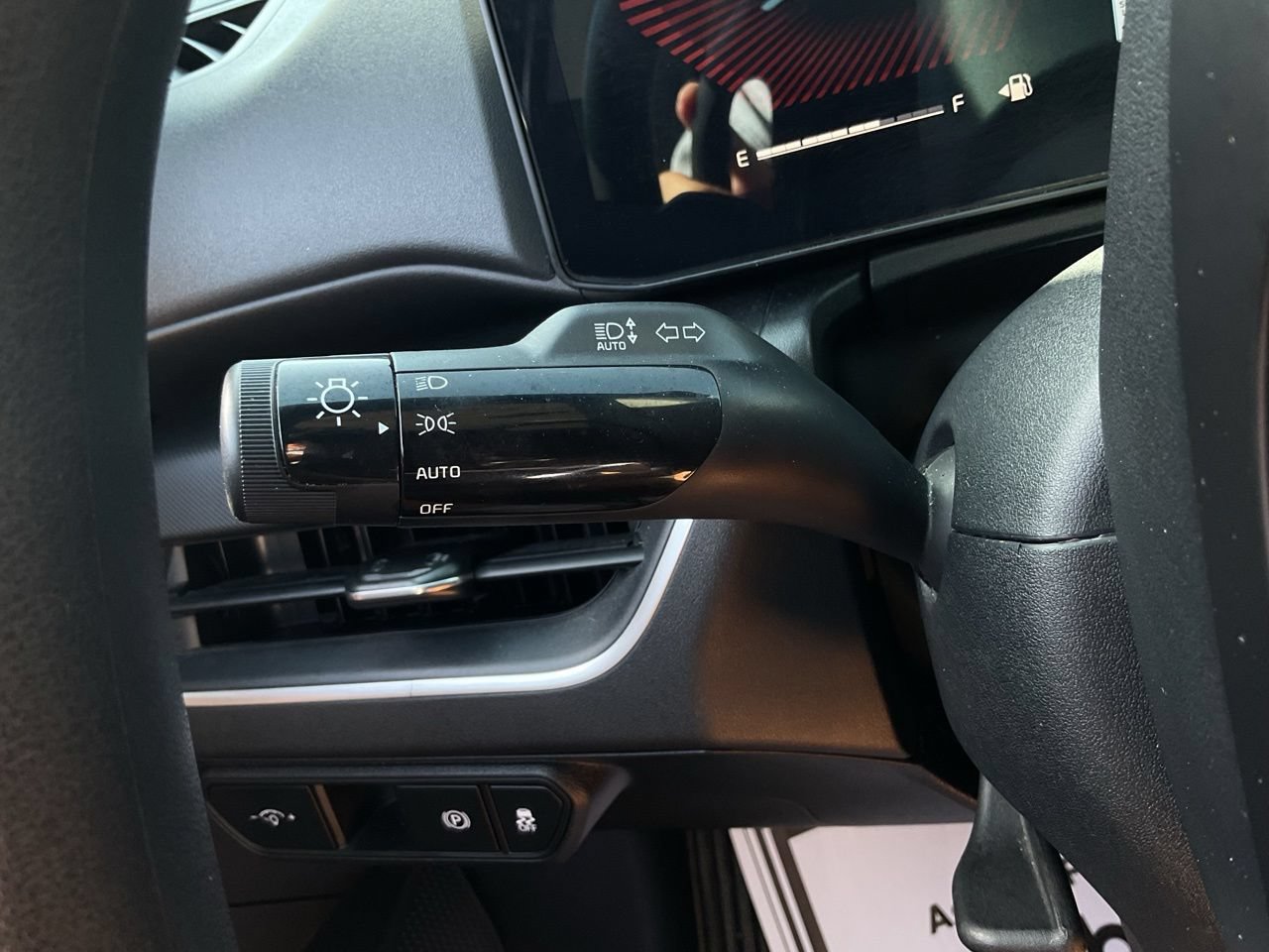 Used 2025 Kia K4 FWD image 28