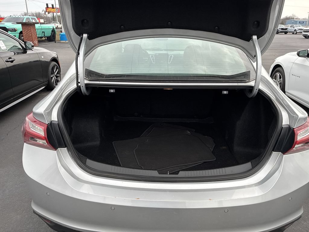 Used 2021 Chevrolet Malibu LT FWD image 19