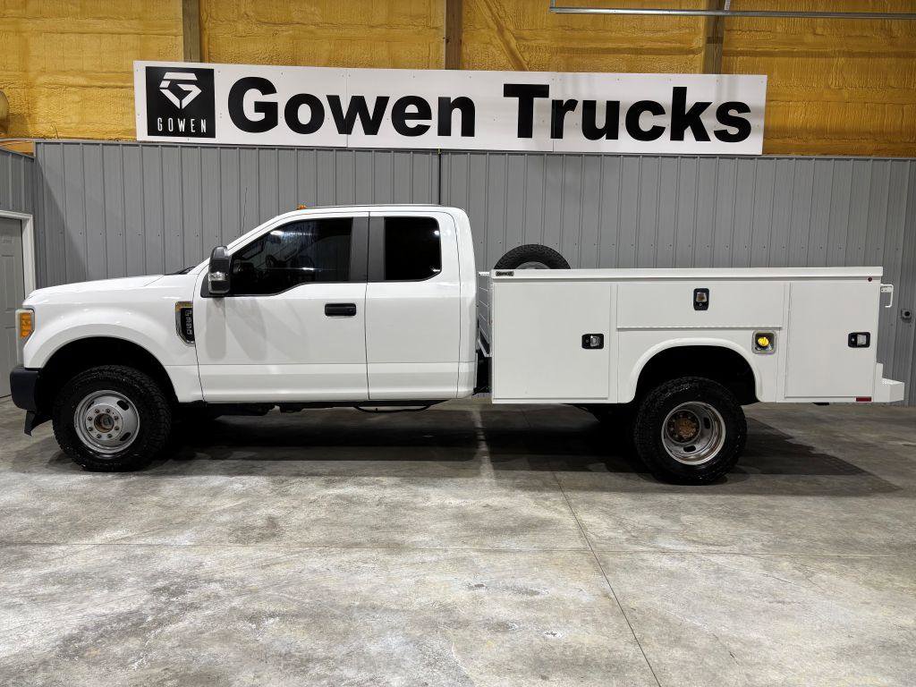 Used 2017 Ford F350 XL w/ Power Equipment Group AWD/4WD image 2