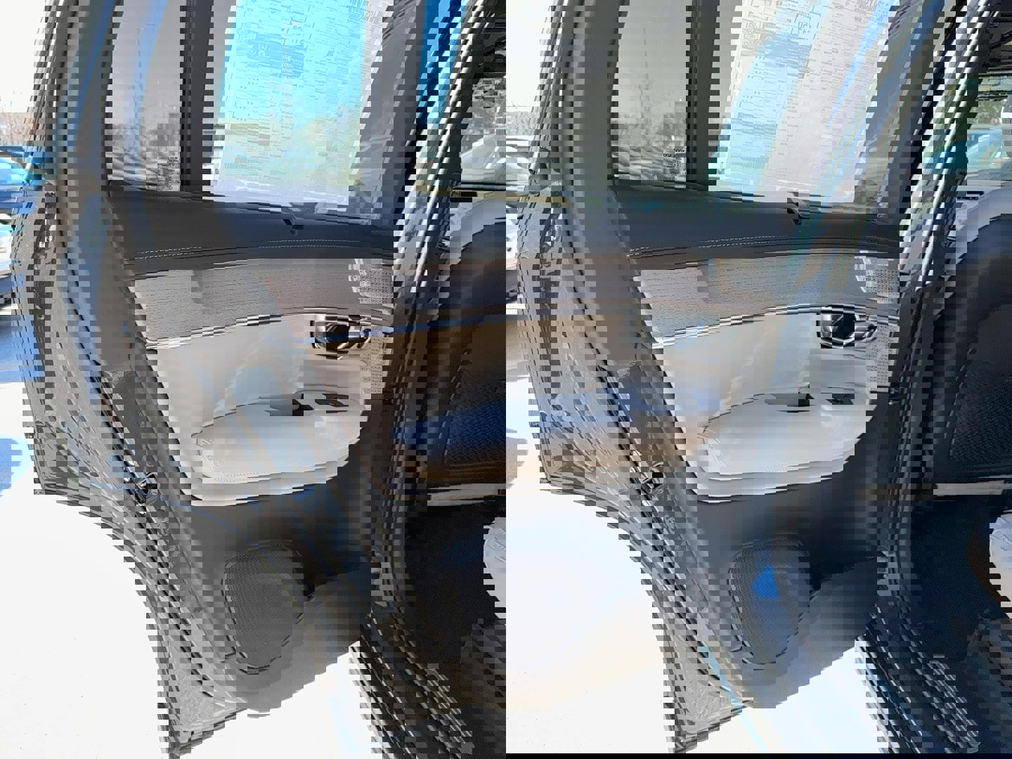 New 2026 Volvo XC90 T8 Ultra w/ Lounge Package image 14