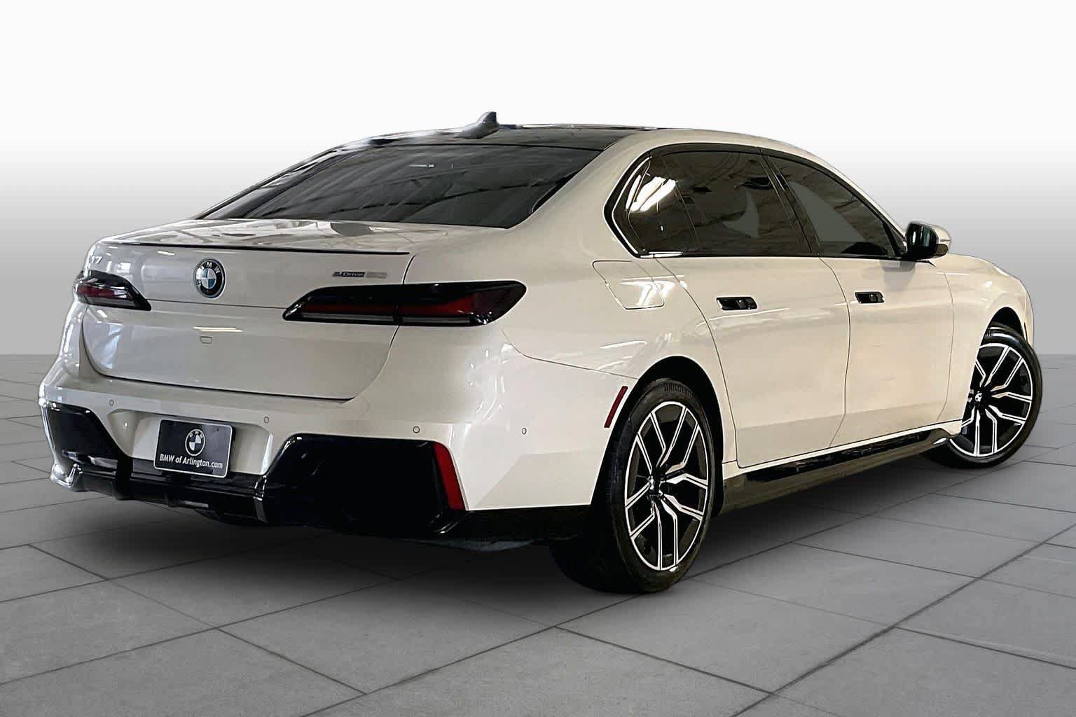 Used 2024 BMW i7 eDrive50 w/ M Sport Package RWD image 12