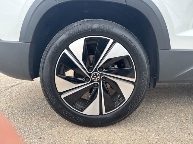 New 2025 Volkswagen Taos SE image 52