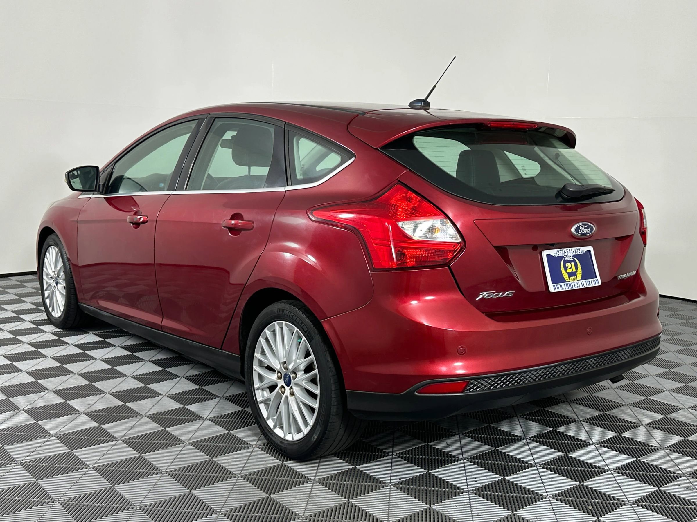 Used 2013 Ford Focus Titanium FWD image 8