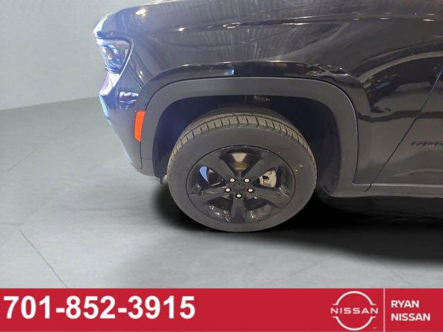 Used 2023 Jeep Grand Cherokee L Laredo image 23