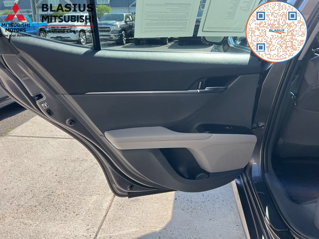Used 2018 Toyota Camry LE FWD image 29