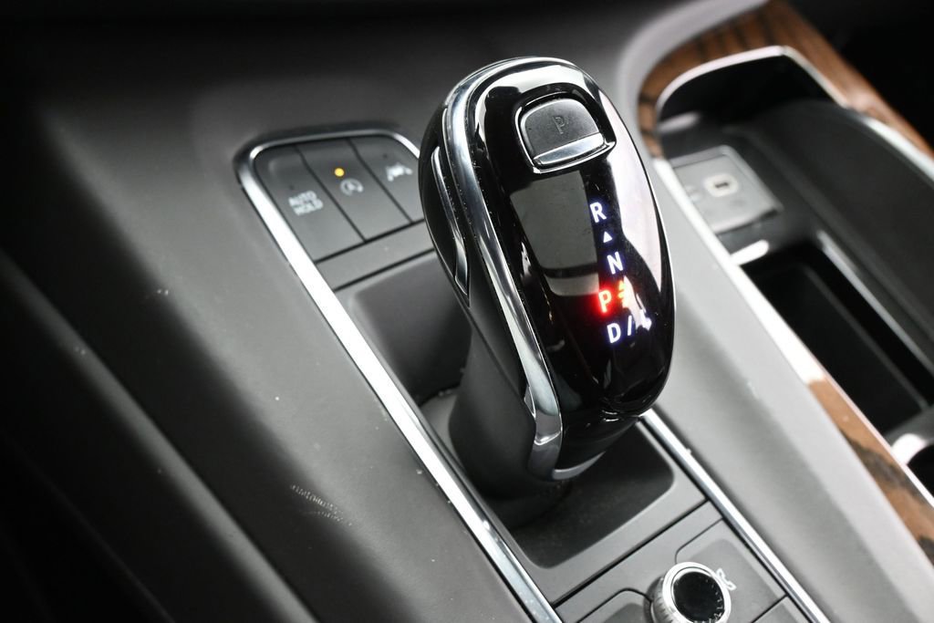 Used 2024 Cadillac Escalade ESV Premium Luxury Platinum AWD/4WD image 28