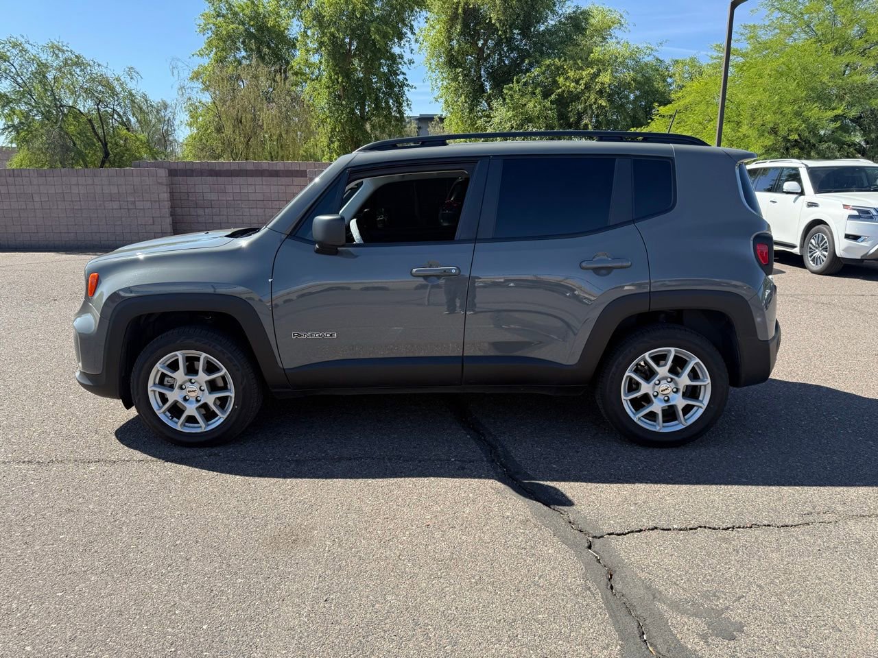 Used 2022 Jeep Renegade Latitude w/ Convenience Group image 8