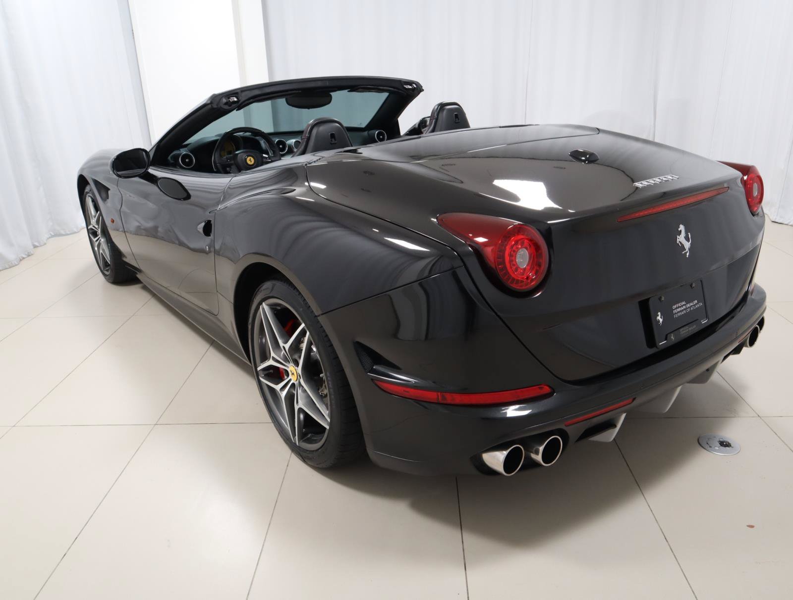 Used 2016 Ferrari California T RWD image 14