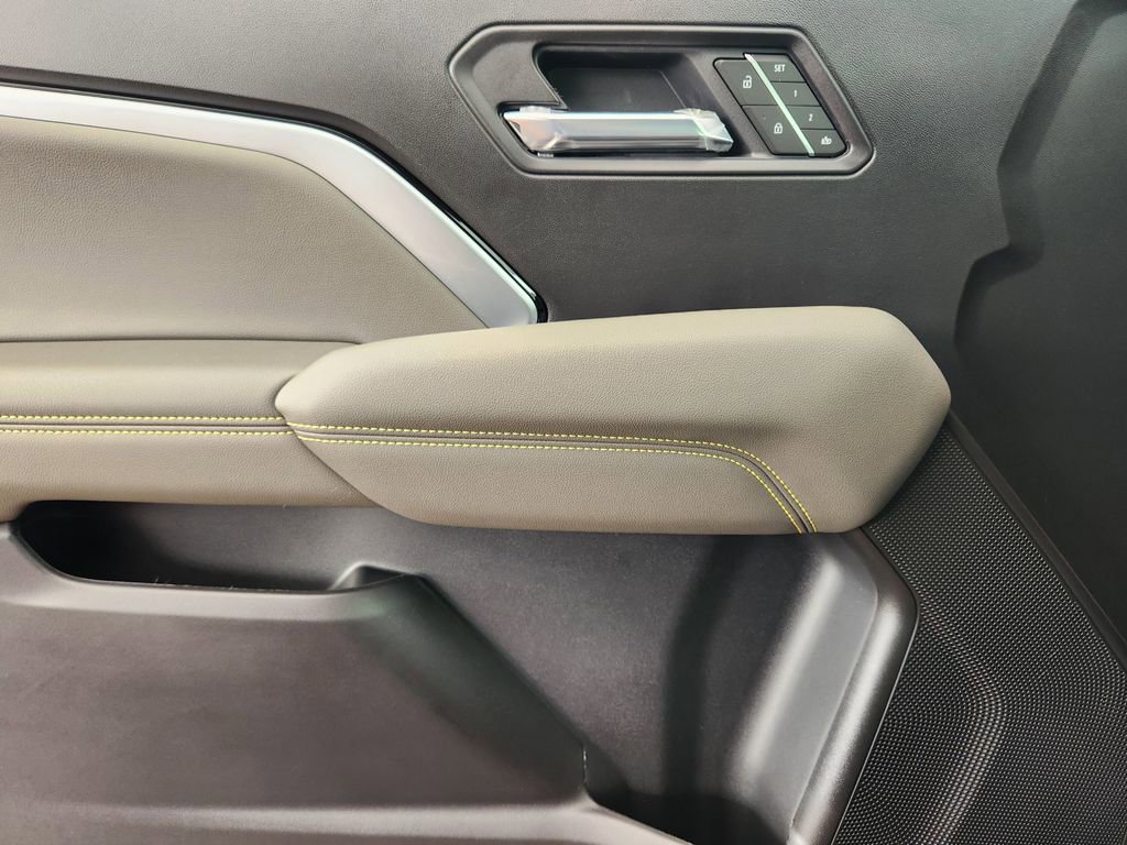 New 2026 Chevrolet Colorado ZR2 w/ Technology Package image 16