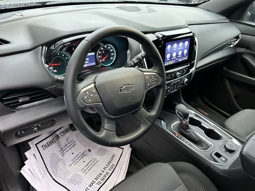 Used 2023 Chevrolet Traverse LT w/ Midnight/Sport Edition image 14
