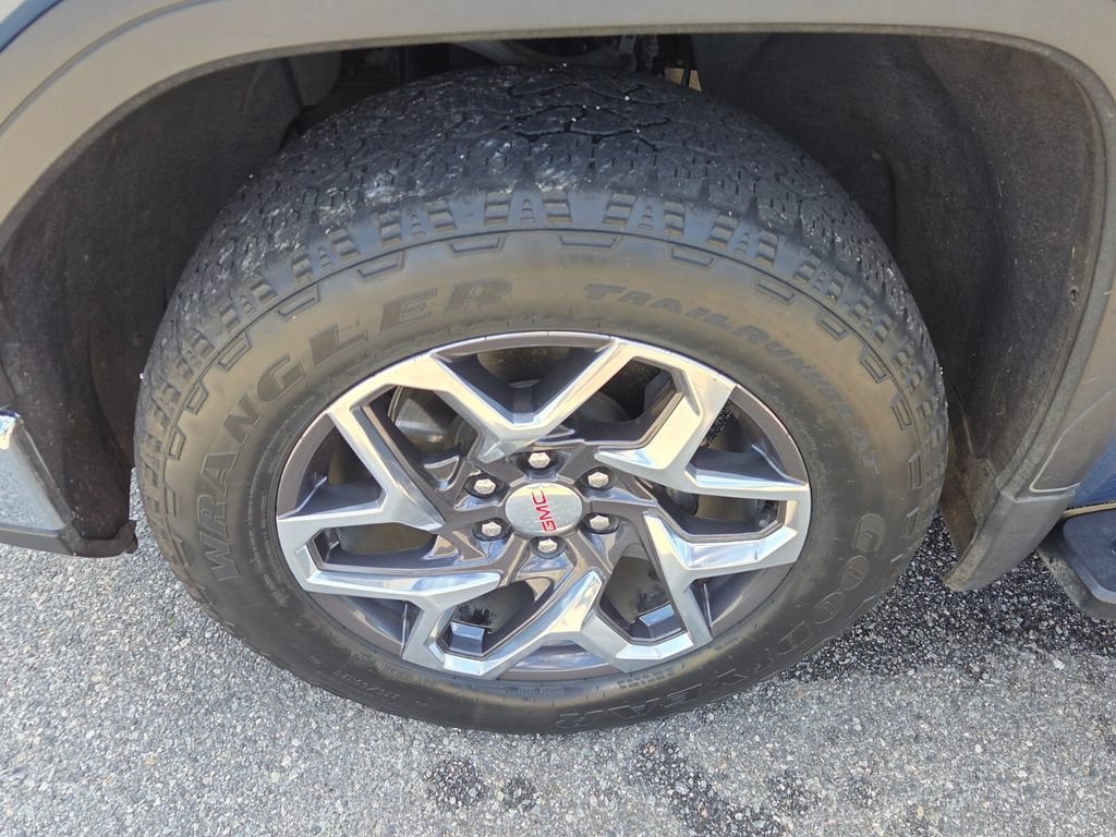 Used 2024 GMC Sierra 1500 SLT w/ SLT Premium Package AWD/4WD image 3