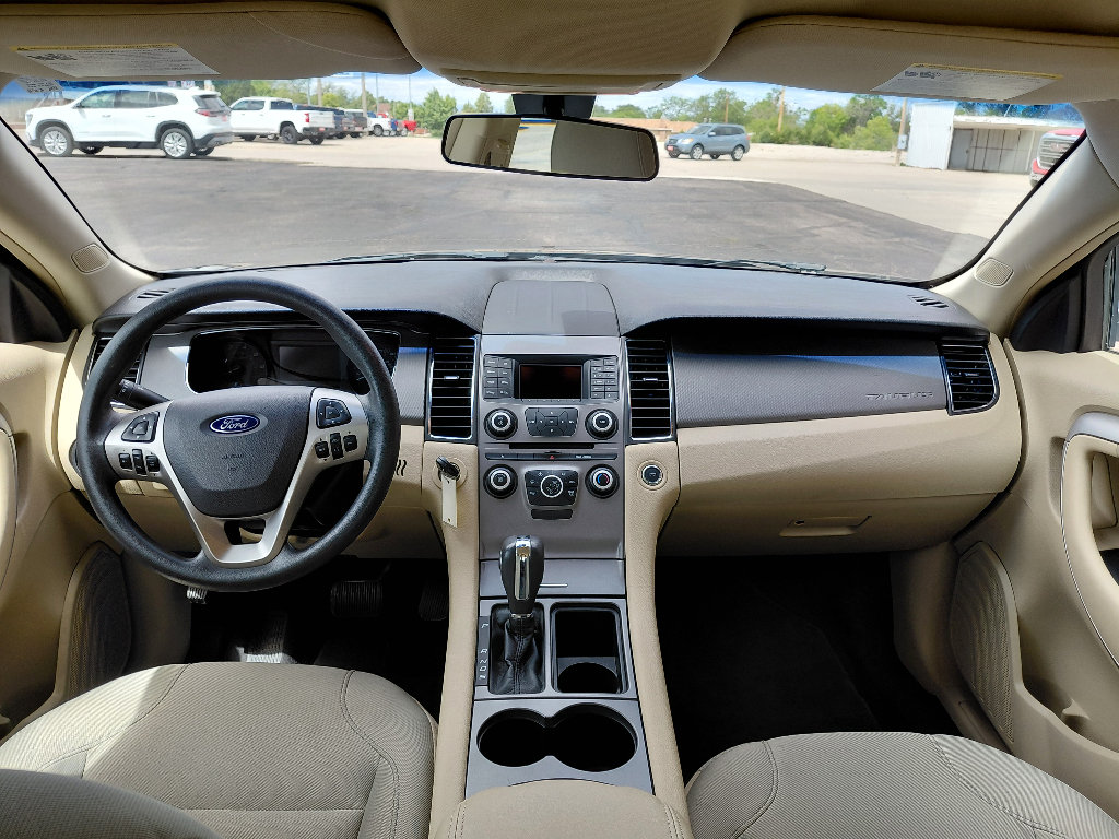 Used 2018 Ford Taurus SE FWD image 13