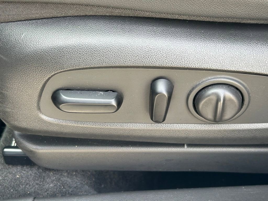 Used 2020 Buick Encore GX Essence w/ Advanced Technology Package image 26