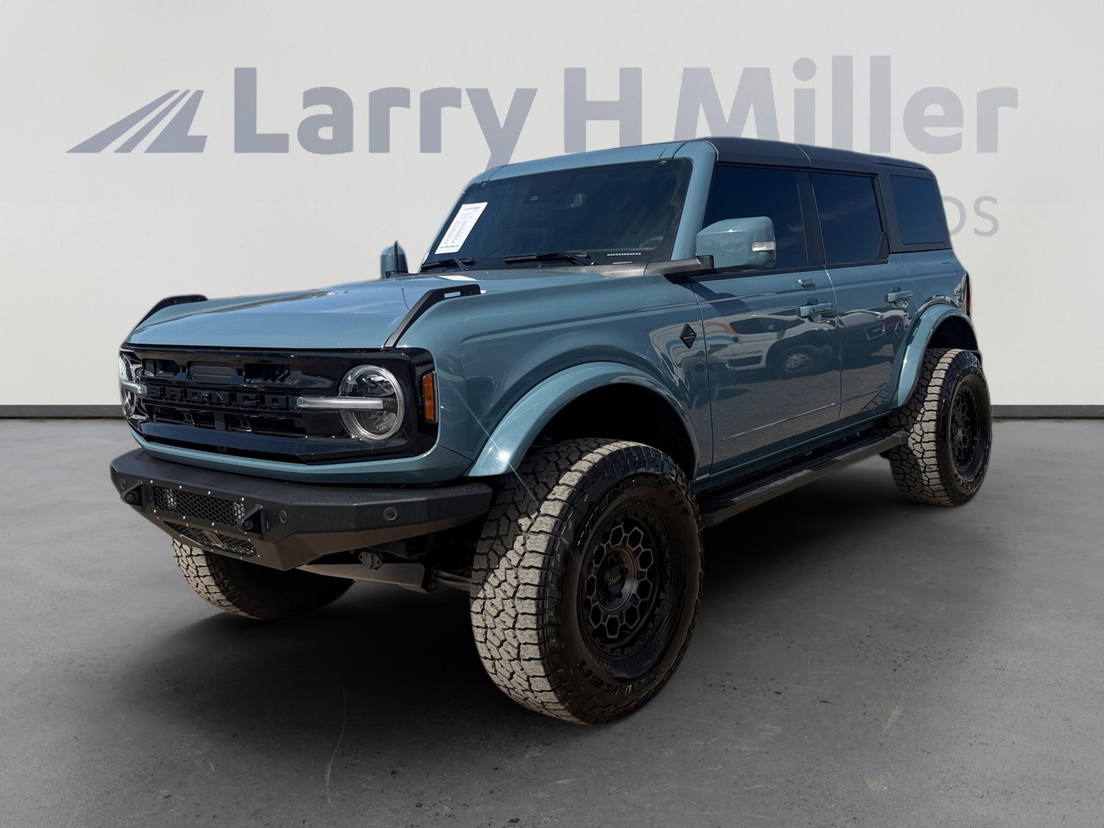 Used 2023 Ford Bronco Outer Banks image 1