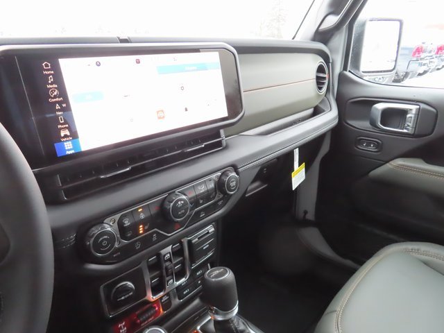 New 2026 Jeep Gladiator Mojave w/ Technology Group image 37