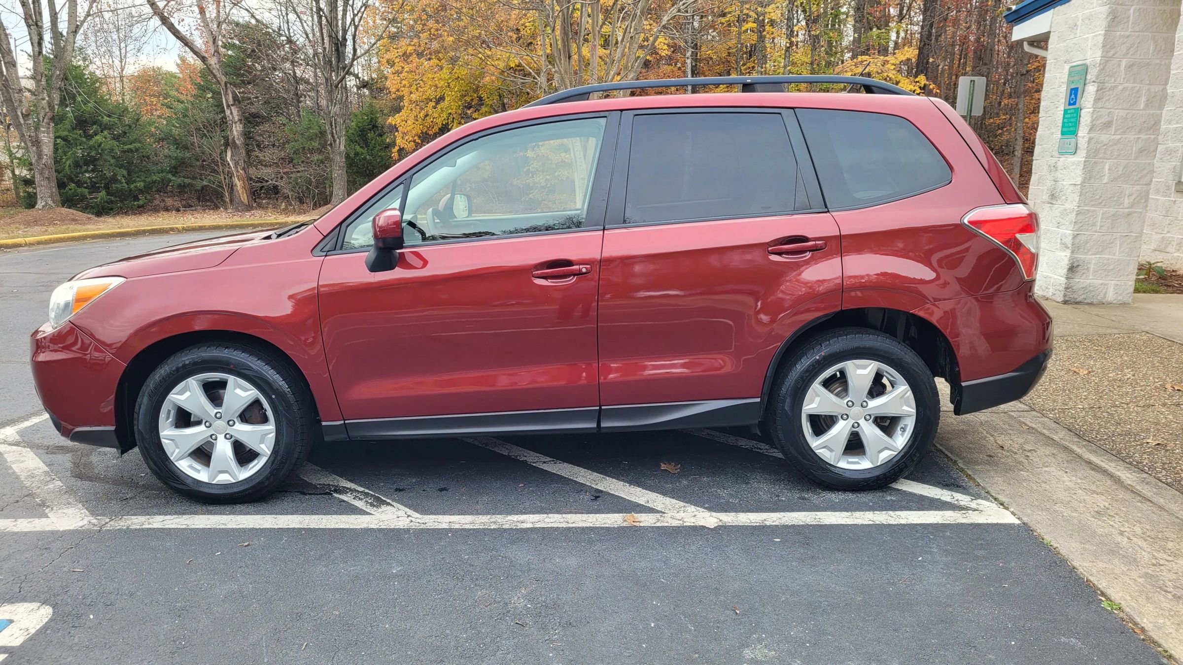 Used 2014 Subaru Forester 2.5i Premium w/ All-Weather Package image 3