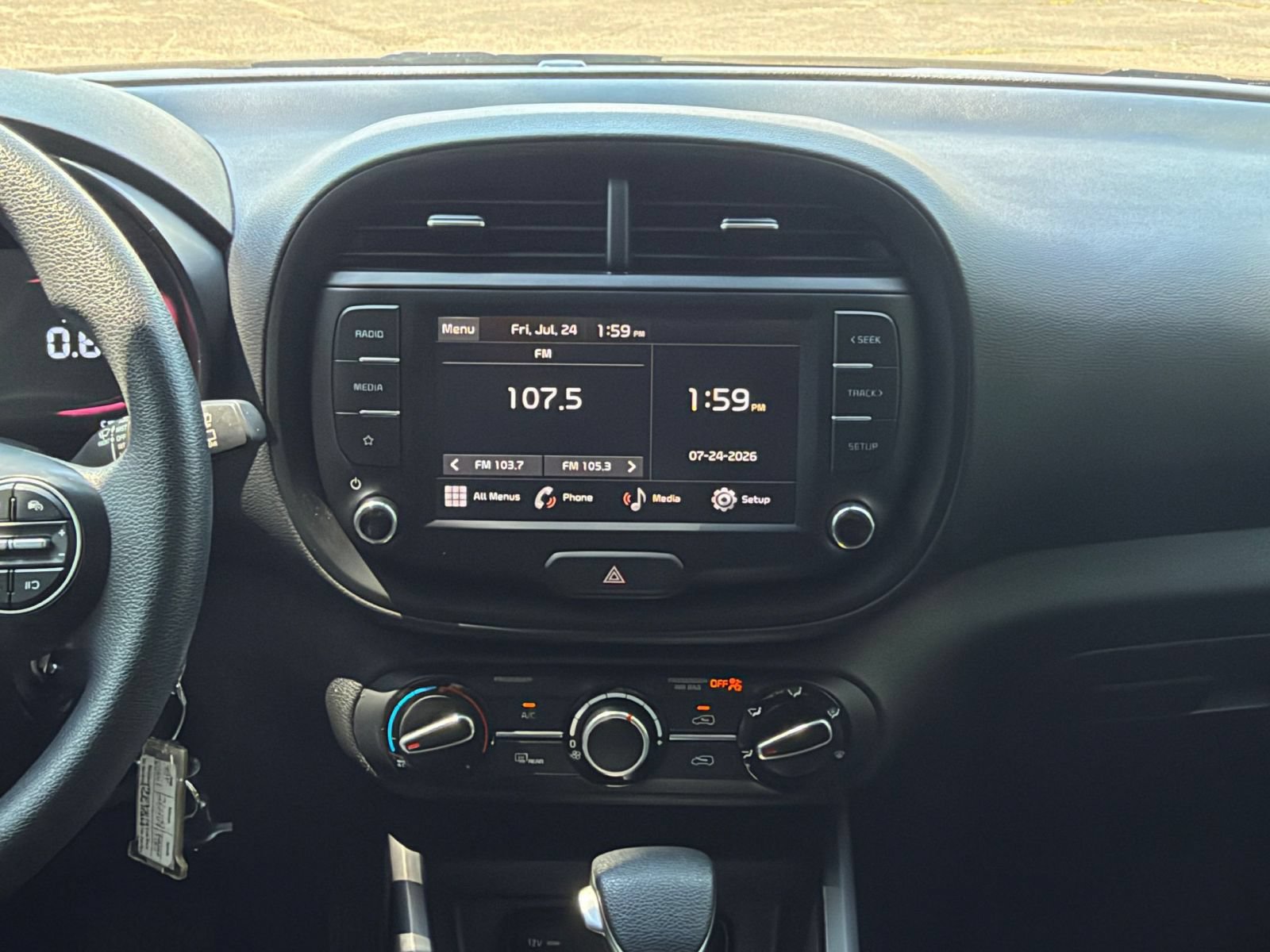 Used 2025 Kia Soul LX w/ LX Technology Package FWD image 16