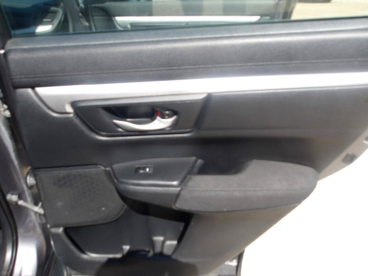 Used 2019 Honda CR-V LX image 7
