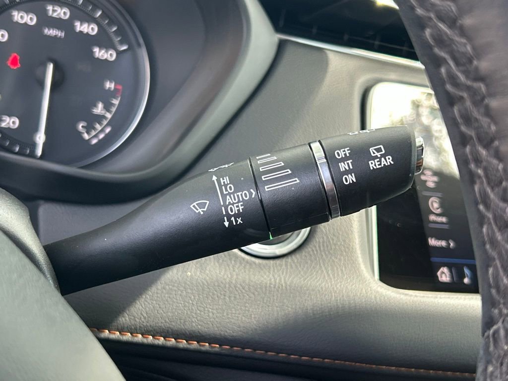 Used 2023 Cadillac XT4 Sport FWD image 28