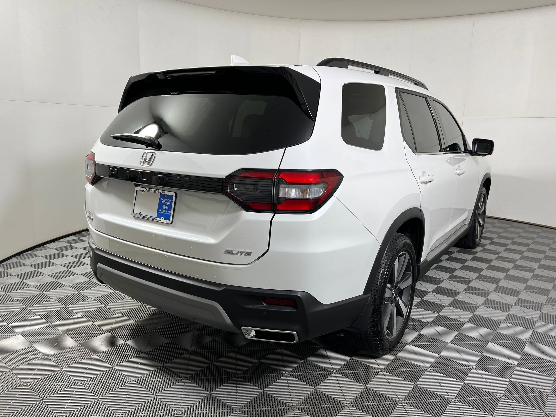 Certified 2025 Honda Pilot Elite image 7