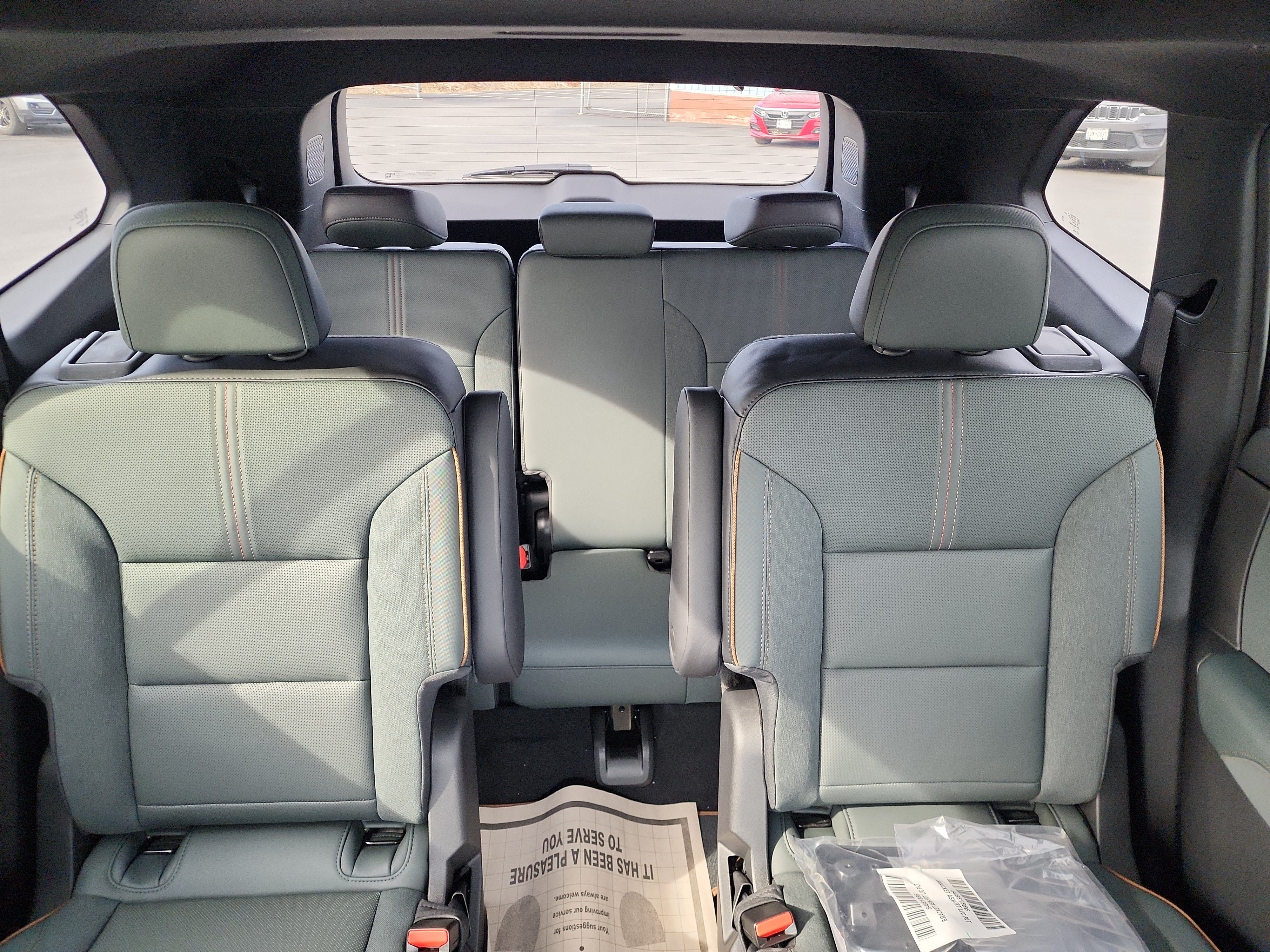 New 2026 GMC Acadia AT4 w/ Luxury Package AWD/4WD image 23