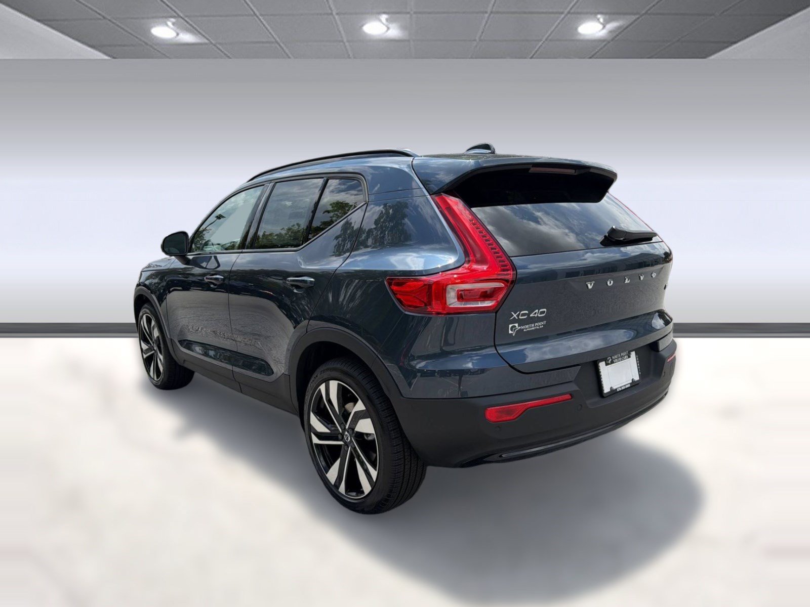 New 2026 Volvo XC40 B5 Ultra w/ Protection Package AWD/4WD image 3