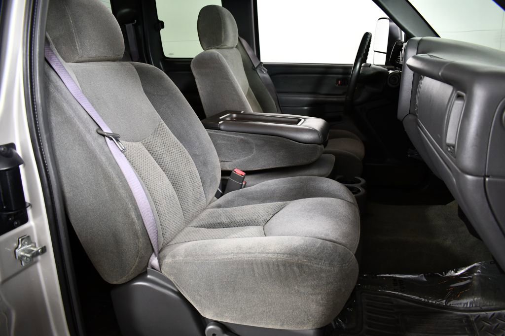 Used 2004 Chevrolet Silverado 2500 LS image 19