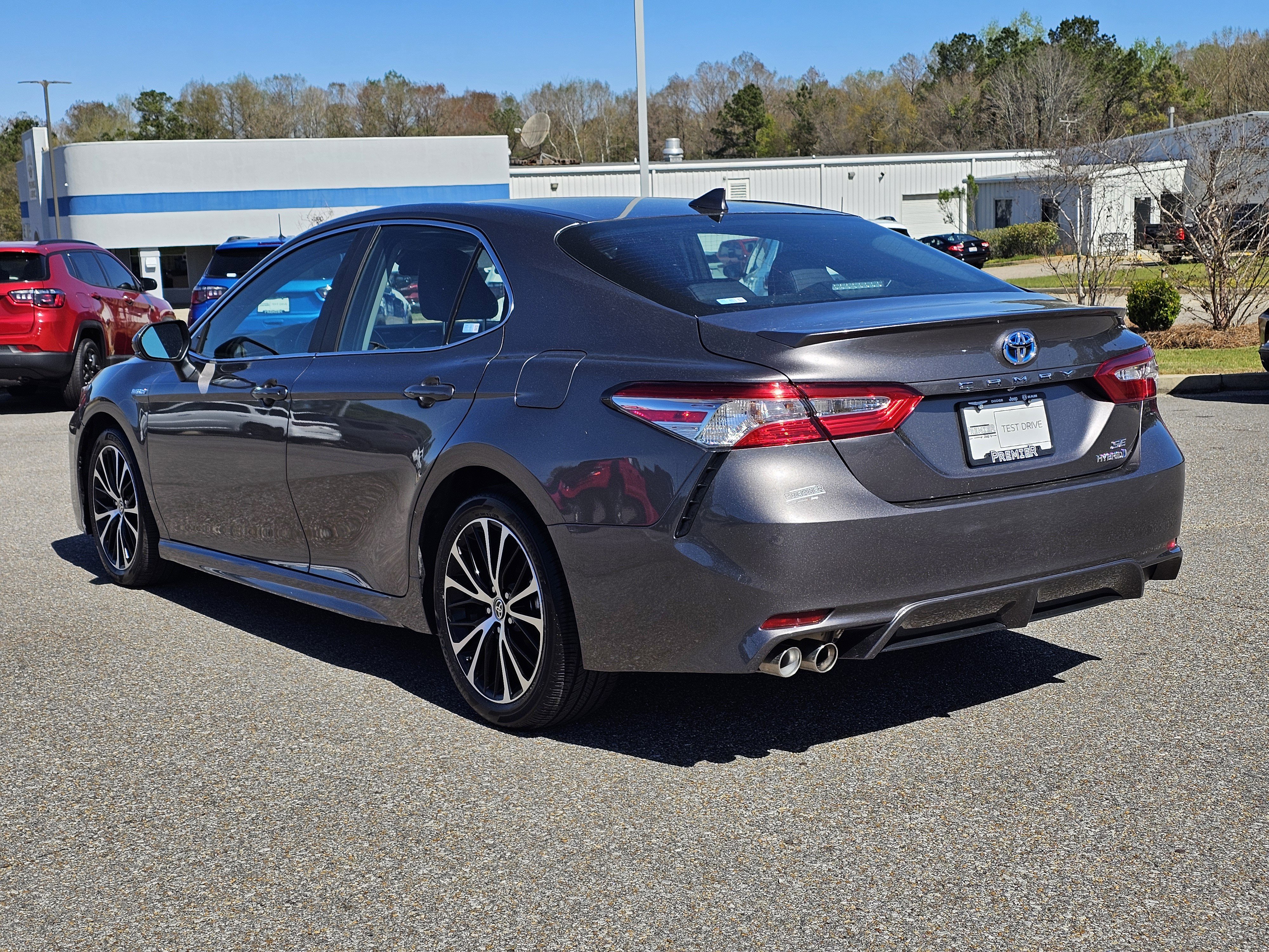 Used 2020 Toyota Camry SE image 12