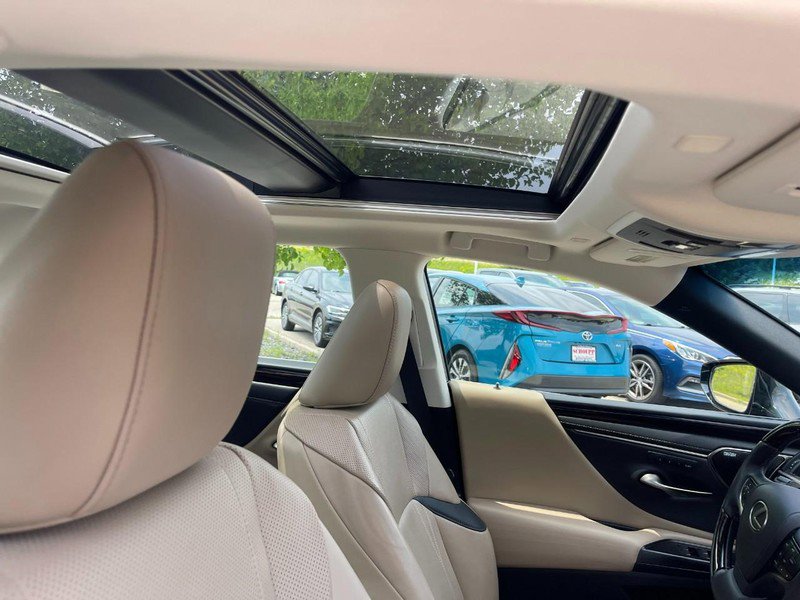 Used 2021 Lexus ES 350 ES 350 Luxury FWD w/ Accessory Package 2 image 10