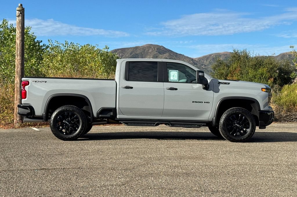Used 2025 Chevrolet Silverado 2500 Custom w/ Custom Value Package AWD/4WD image 3