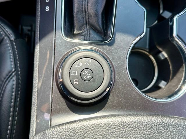 Used 2017 Ford Explorer Limited w/ Equipment Group 301A AWD/4WD image 33