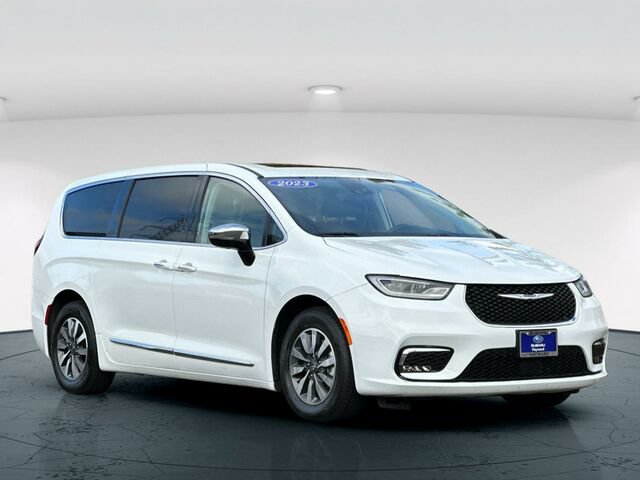 Used 2023 Chrysler Pacifica Limited FWD image 8