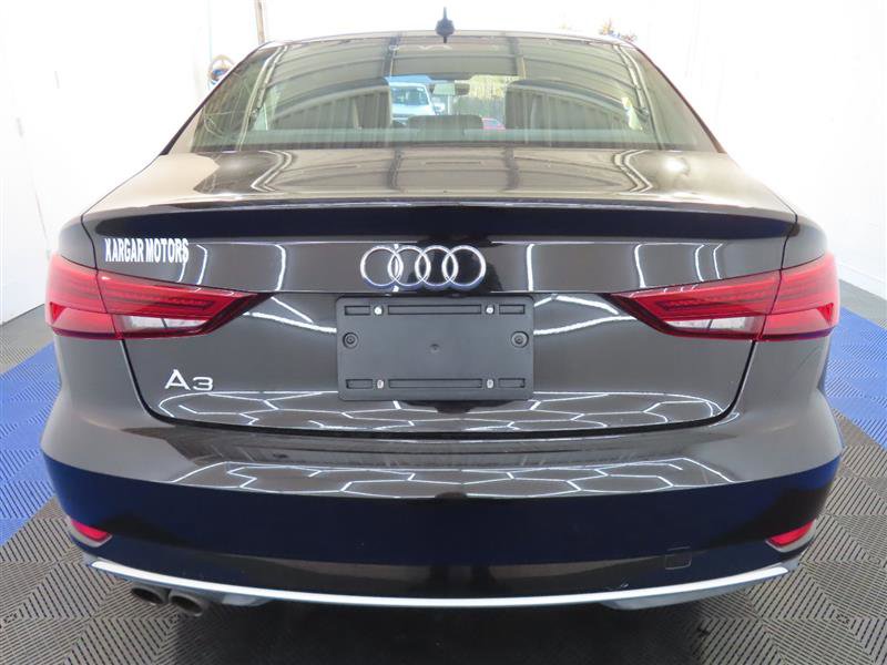 Used 2018 Audi A3 2.0T Premium image 11